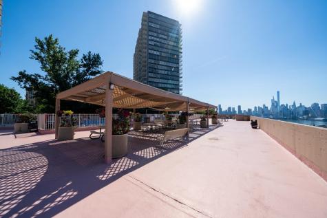 6040 Boulevard East West New York NJ 07093