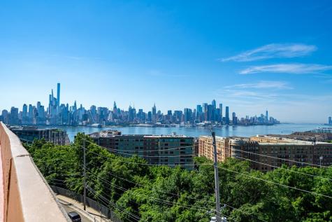 6040 Boulevard East West New York NJ 07093