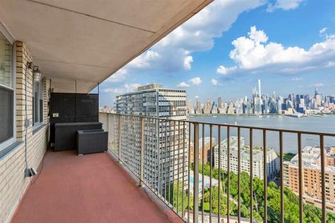 6040 Boulevard East West New York NJ 07093