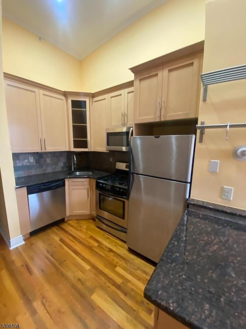 208 Washington Street Jersey City NJ 07302