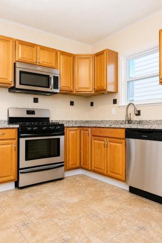 40 Humphrey Avenue Bayonne NJ 07002
