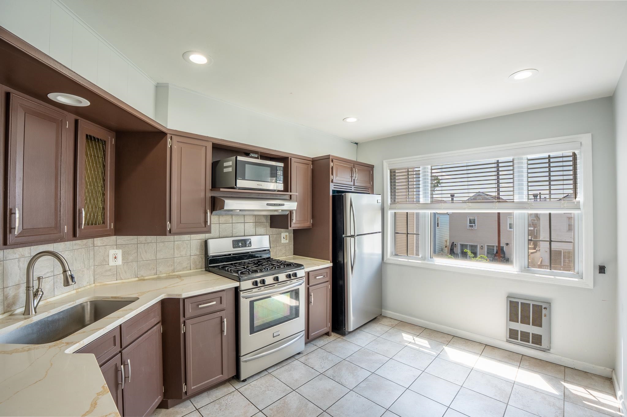 24 Edwards Court Bayonne NJ 07002