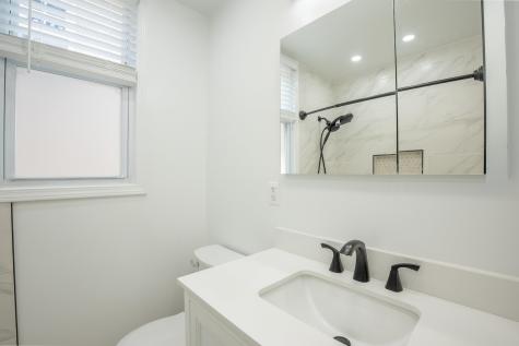 24 Edwards Court Bayonne NJ 07002