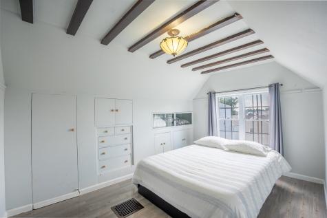 24 Edwards Court Bayonne NJ 07002