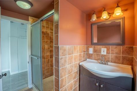 24 Edwards Court Bayonne NJ 07002