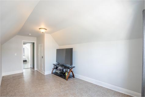 24 Edwards Court Bayonne NJ 07002
