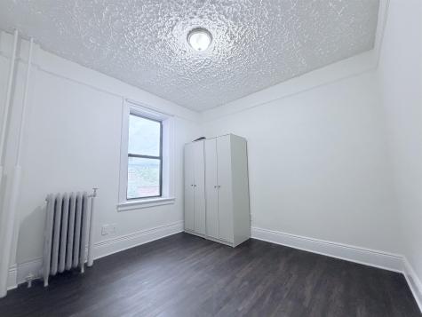 7306 Park Avenue North Bergen NJ 07047