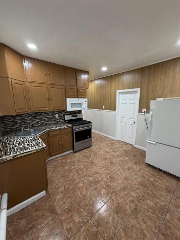 25 West 17th Street Bayonne NJ 07002