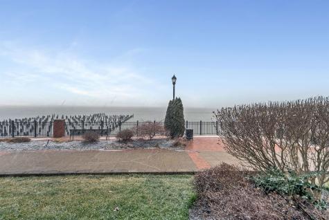 40 Lydia Drive Guttenberg NJ 07093