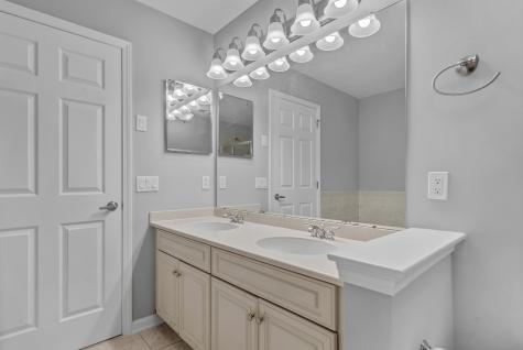 40 Lydia Drive Guttenberg NJ 07093