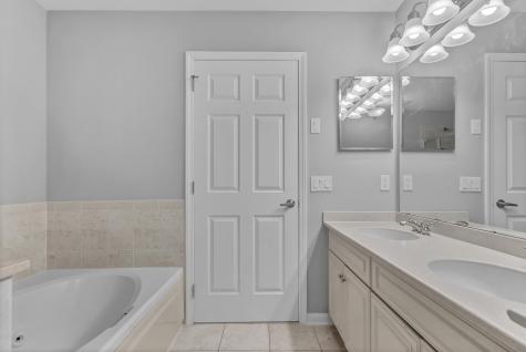 40 Lydia Drive Guttenberg NJ 07093