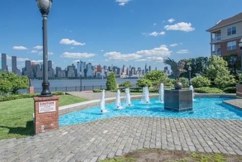 40 Lydia Drive Guttenberg NJ 07093