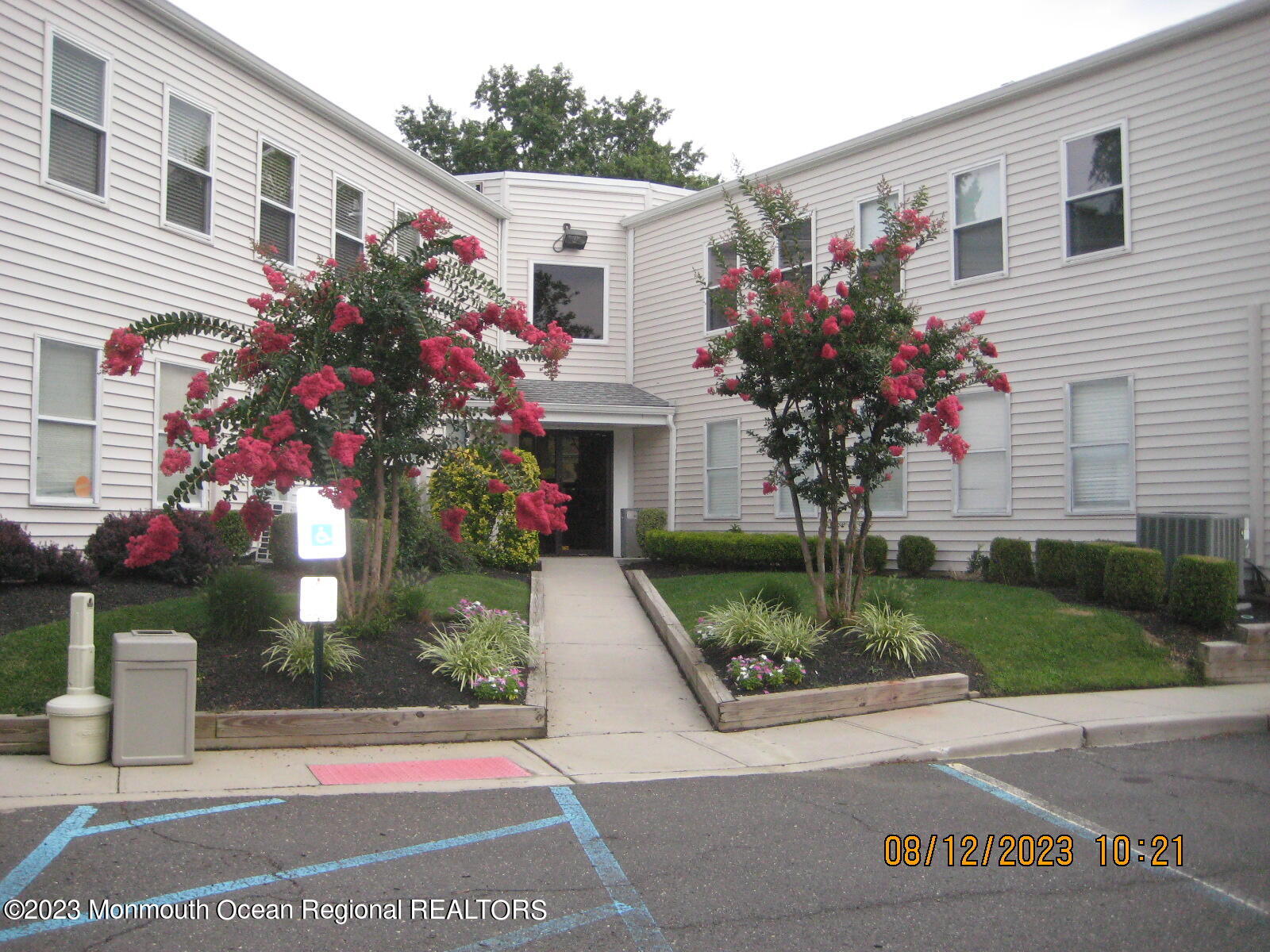 59 Avenue At The Common Shrewsbury Boro NJ 07702