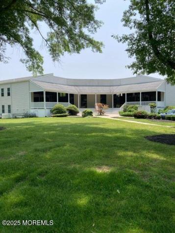 59 Avenue At The Common Shrewsbury Boro NJ 07702