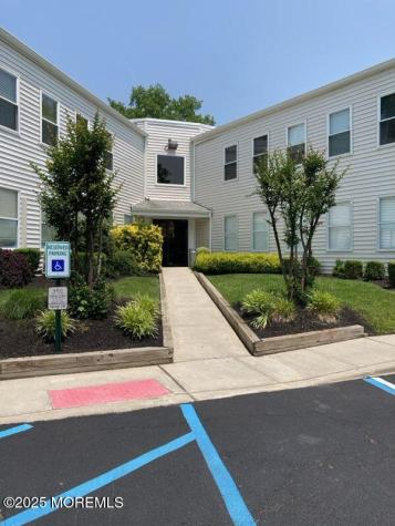 59 Avenue At The Common Shrewsbury Boro NJ 07702