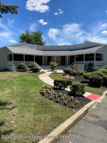 59 Avenue At The Common Shrewsbury Boro NJ 07702