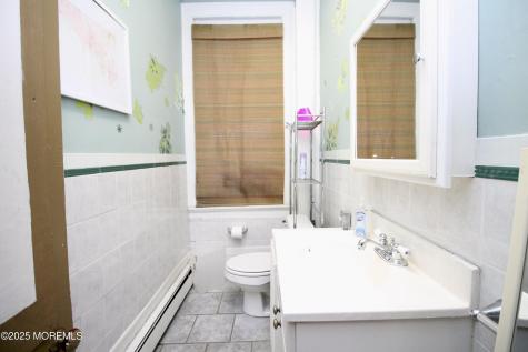 4 E Main Street Freehold NJ 07728