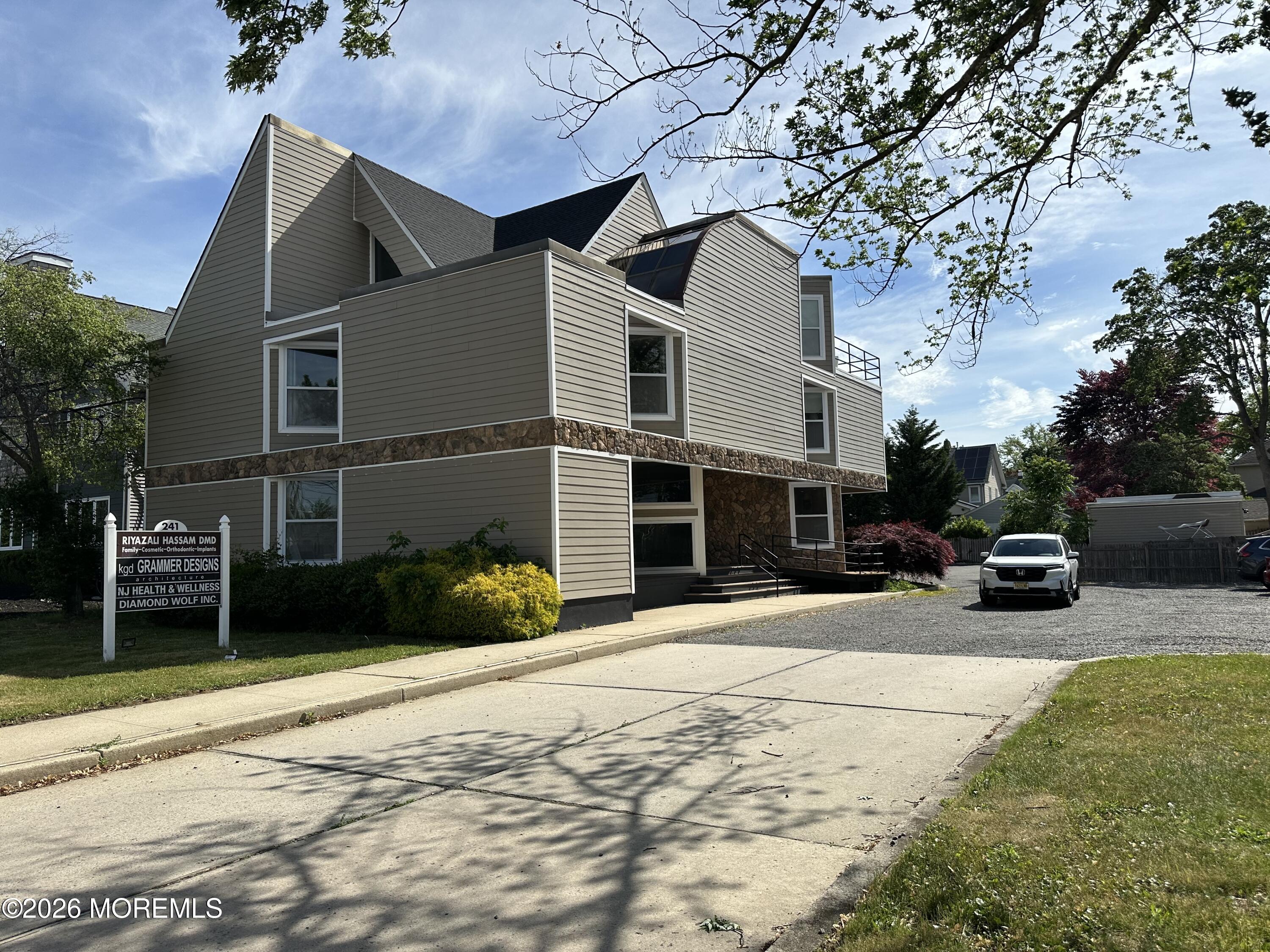 241 Maple Avenue Red Bank NJ 07701