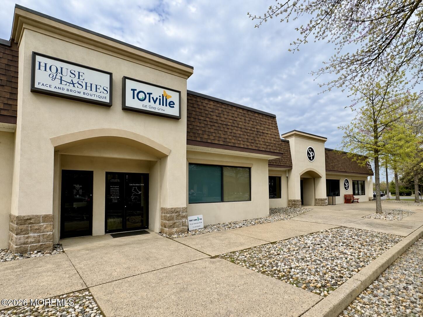 335 Us Highway 9 Manalapan NJ 07726