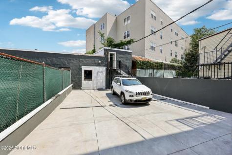 3136 Summit Avenue Union City NJ 07087