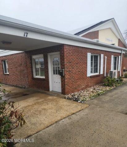 17 Buckingham Drive Lakewood NJ 08701
