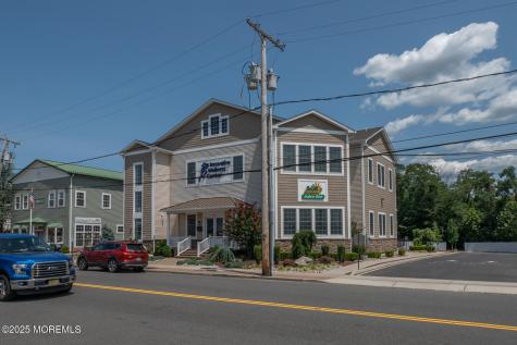 15-17 E Railroad Avenue Middlesex NJ 08846