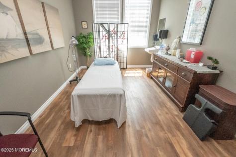 15-17 E Railroad Avenue Middlesex NJ 08846