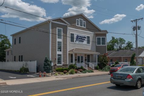 15-17 E Railroad Avenue Middlesex NJ 08846