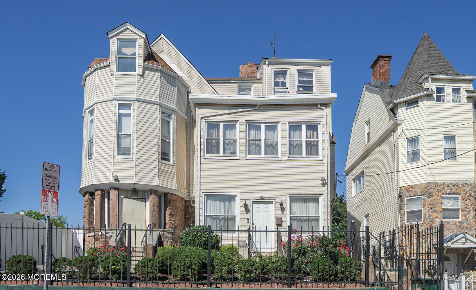 212-214 Clifton Avenue Newark NJ 07104