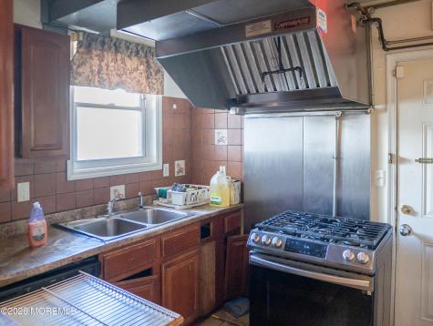 212-214 Clifton Avenue Newark NJ 07104