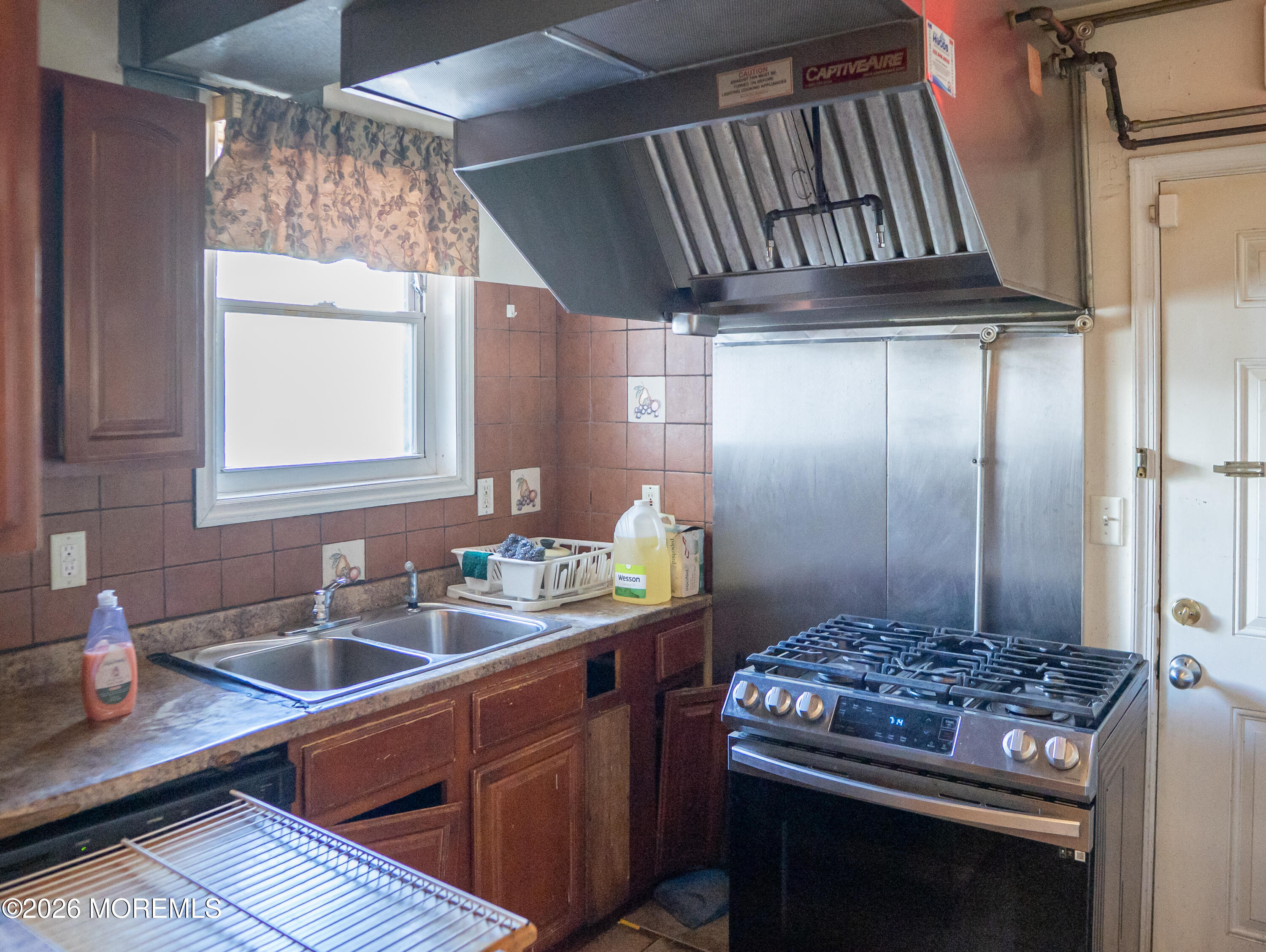212-214 Clifton Avenue Newark NJ 07104