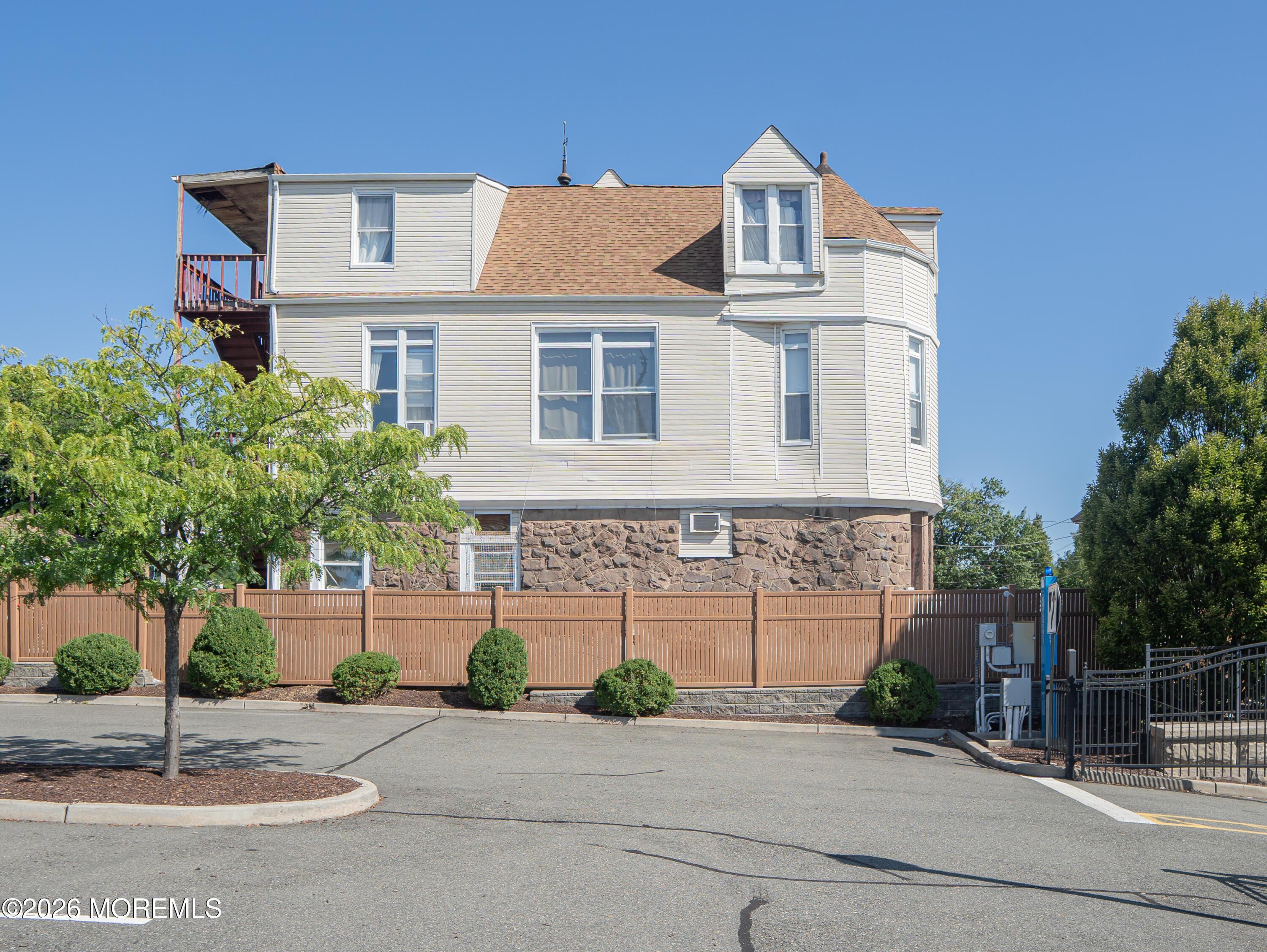 212-214 Clifton Avenue Newark NJ 07104