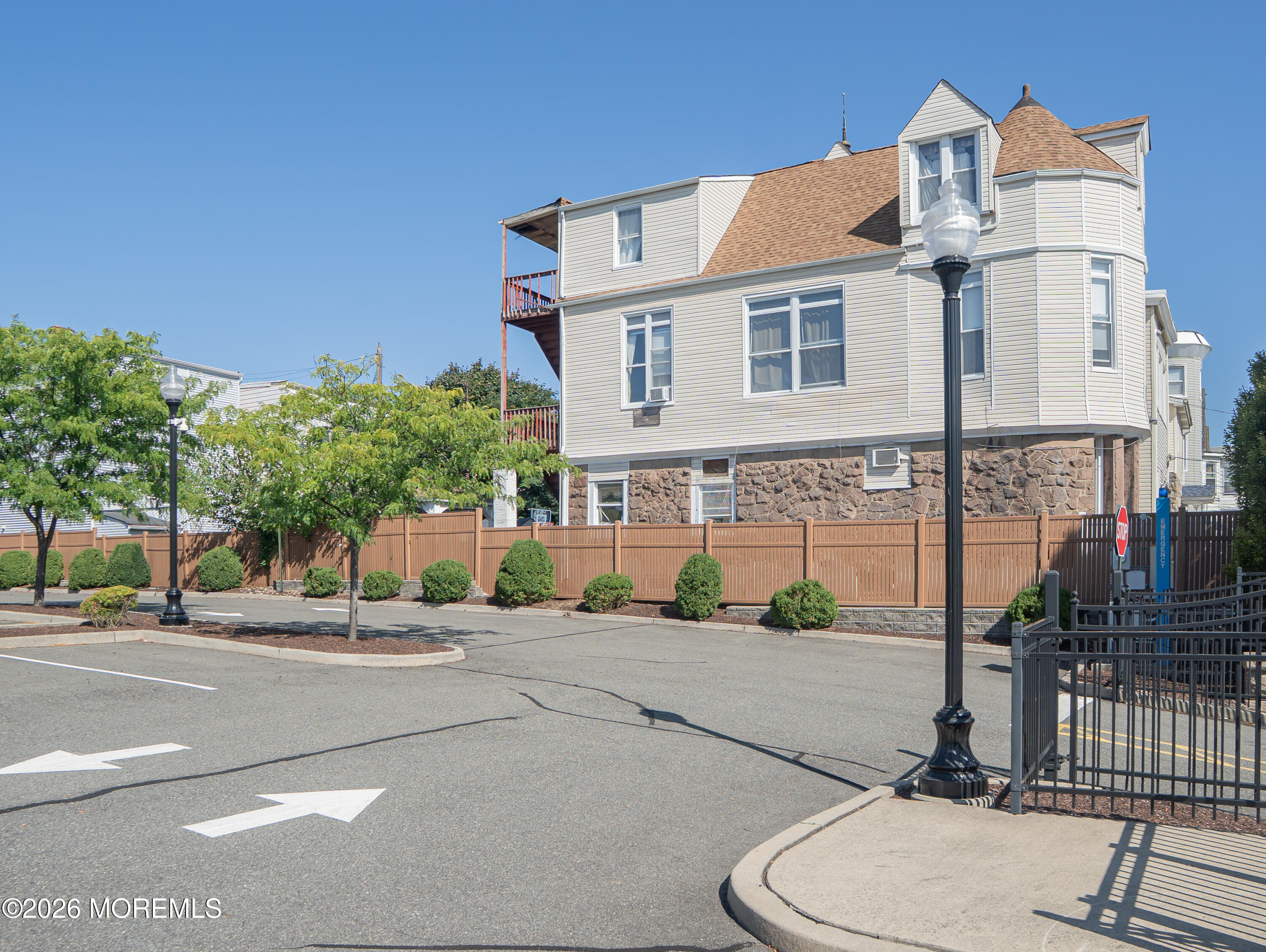 212-214 Clifton Avenue Newark NJ 07104