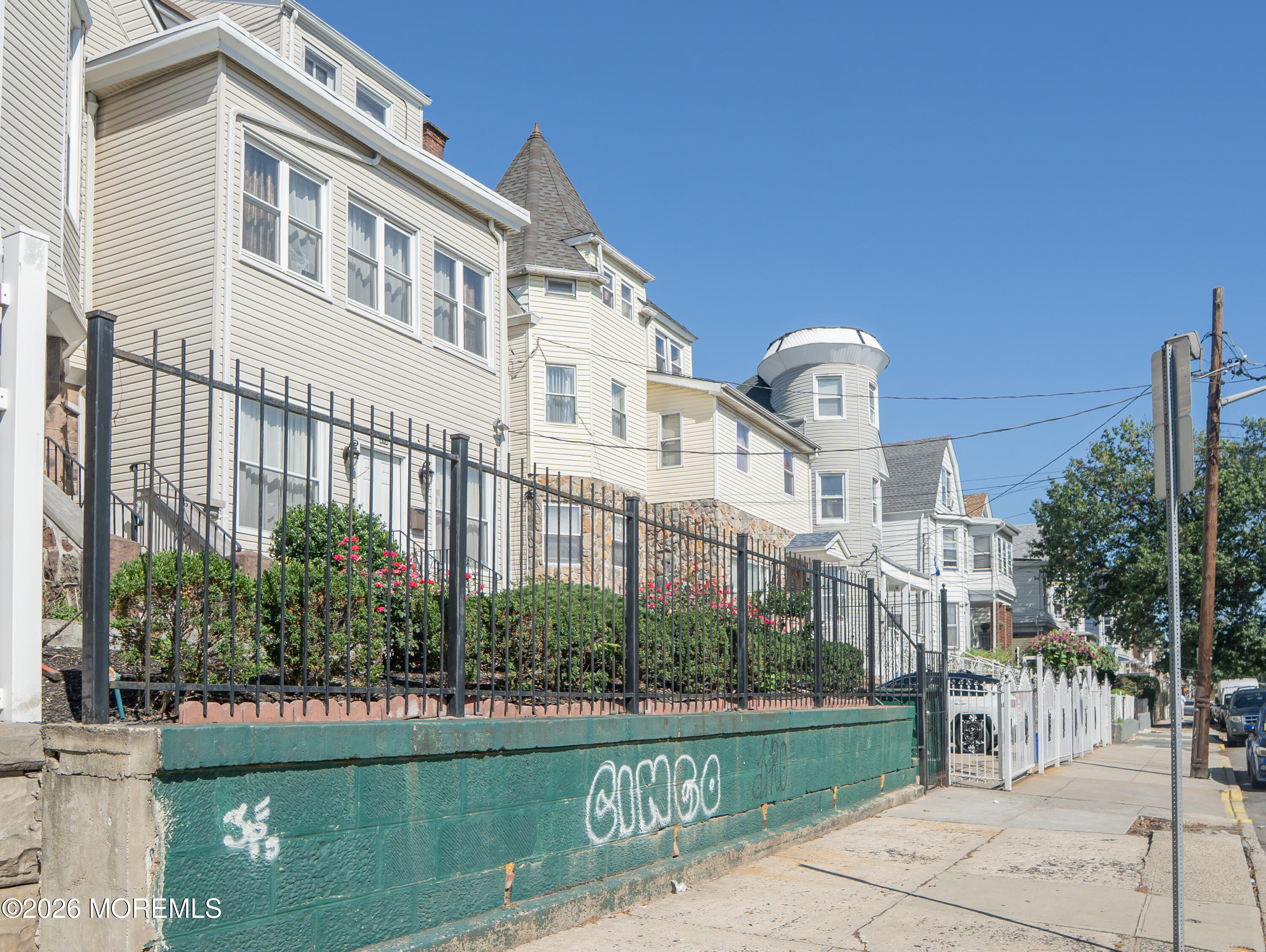 212-214 Clifton Avenue Newark NJ 07104