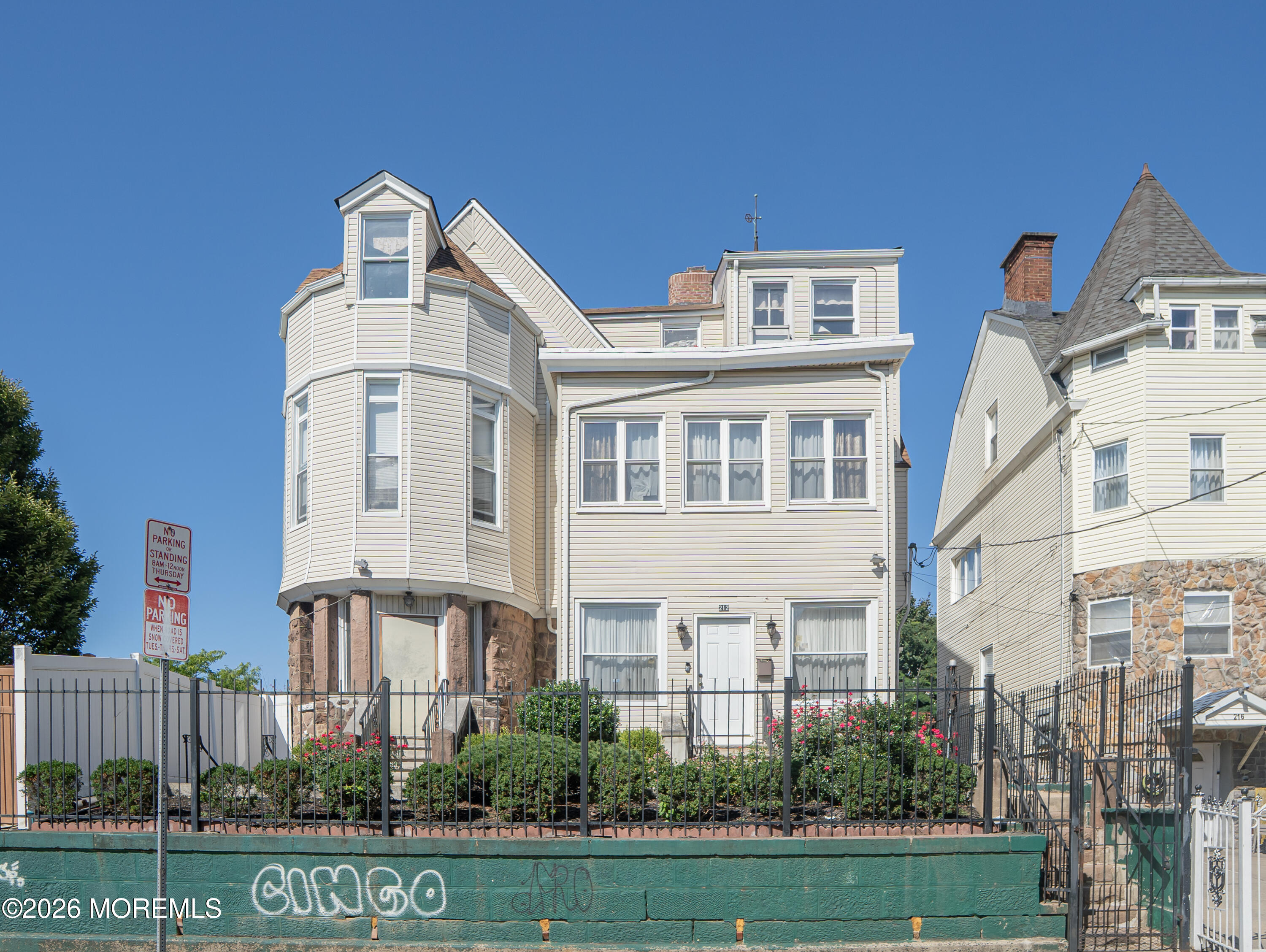 212-214 Clifton Avenue Newark NJ 07104