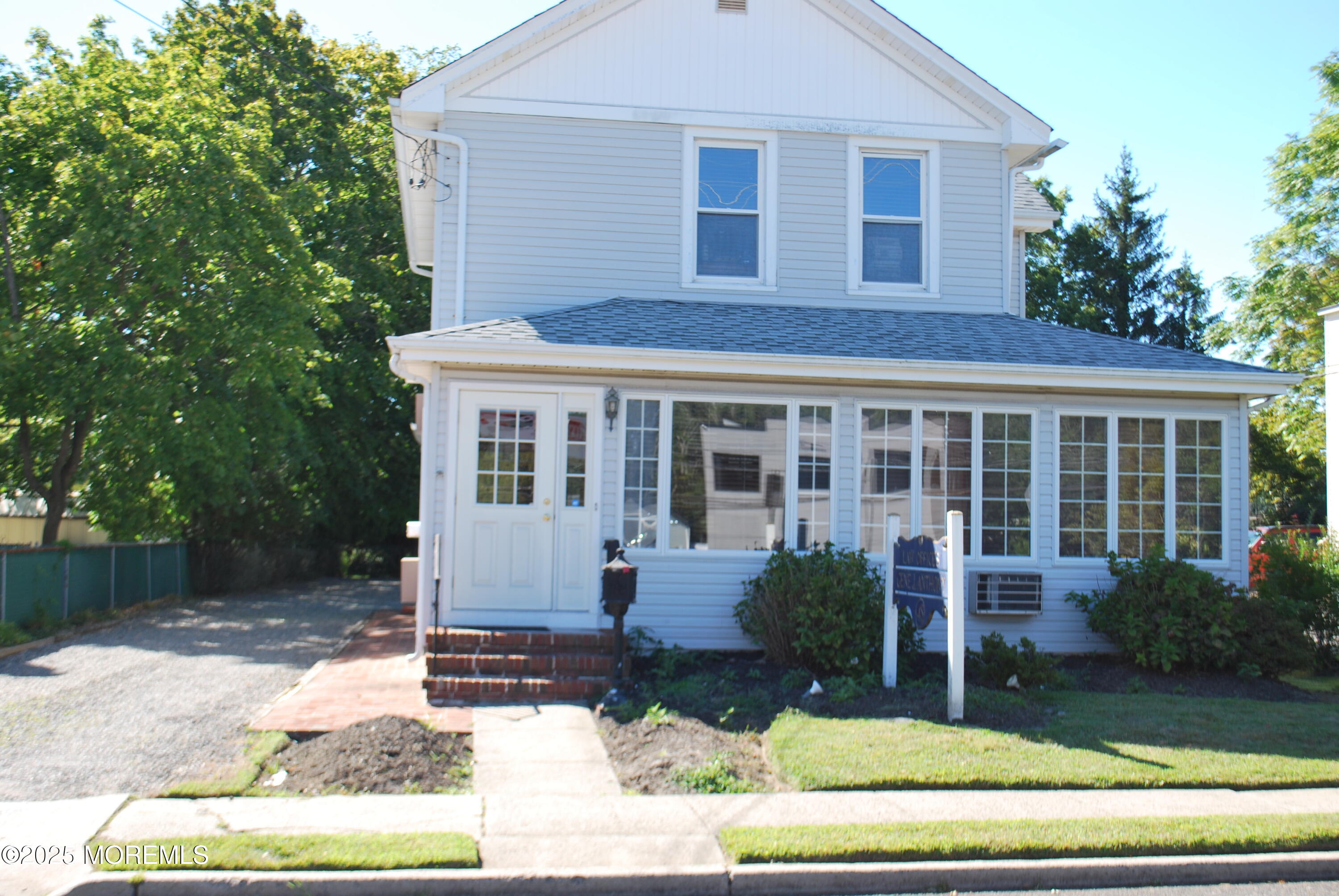 48 South St, Eatontown, NJ 07724