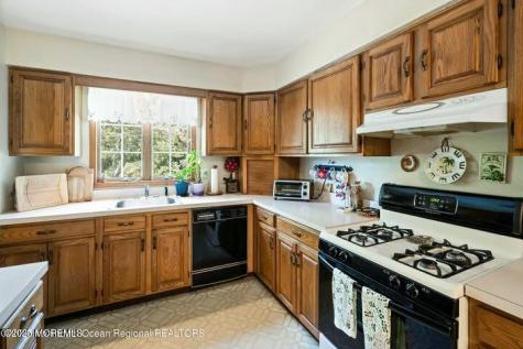 454 Hyson Road Jackson NJ 08527
