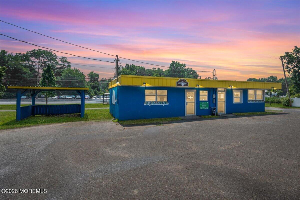 64 Thompson Avenue Leonardo NJ 07737