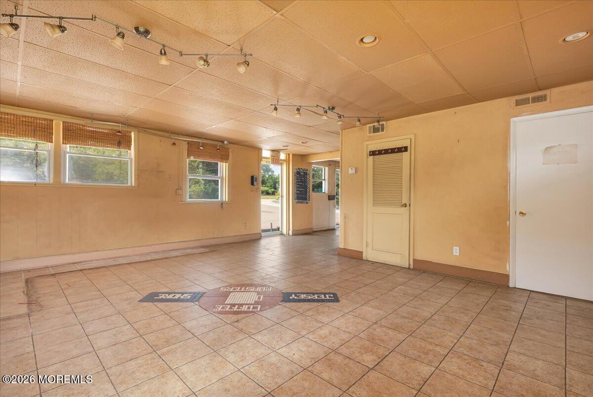 64 Thompson Avenue Leonardo NJ 07737