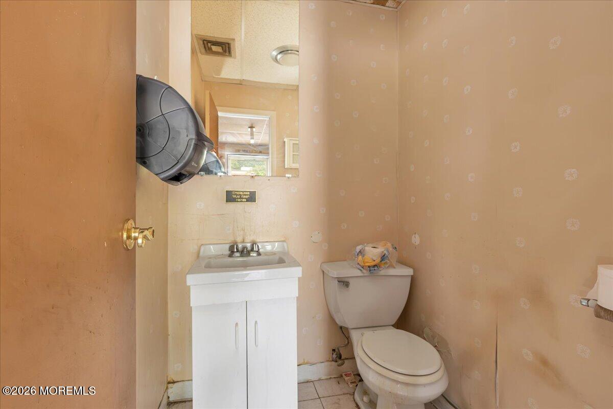 64 Thompson Avenue Leonardo NJ 07737
