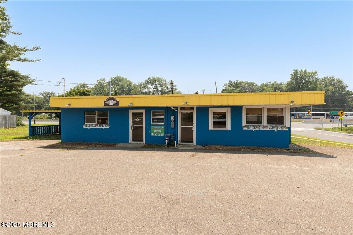 64 Thompson Avenue Leonardo NJ 07737