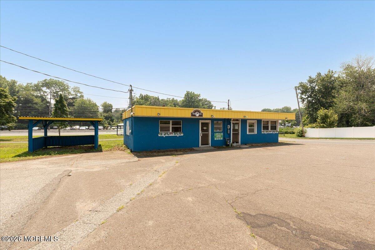 64 Thompson Avenue Leonardo NJ 07737