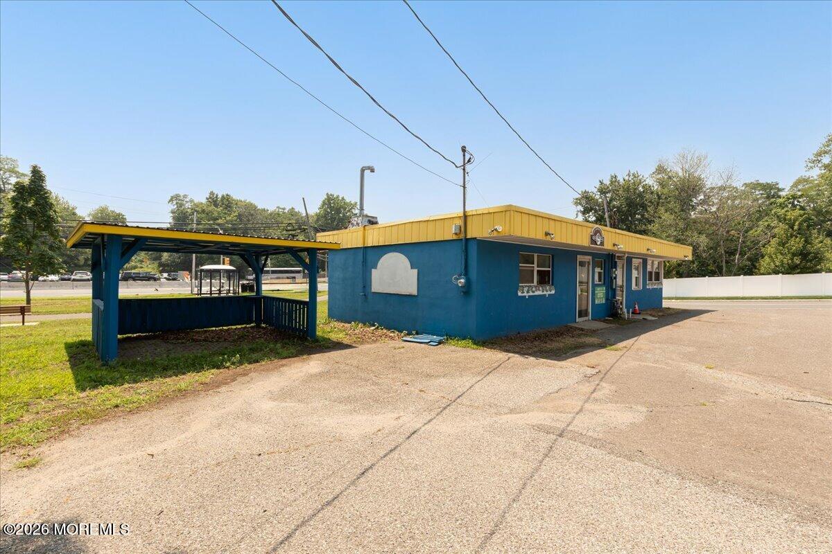64 Thompson Avenue Leonardo NJ 07737