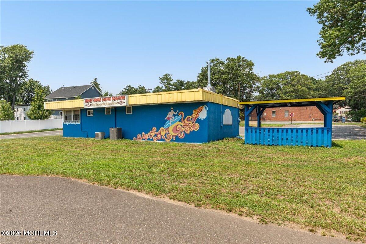 64 Thompson Avenue Leonardo NJ 07737