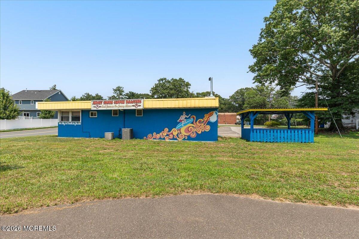 64 Thompson Avenue Leonardo NJ 07737