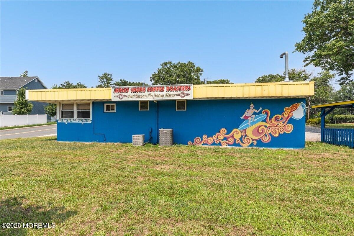 64 Thompson Avenue Leonardo NJ 07737