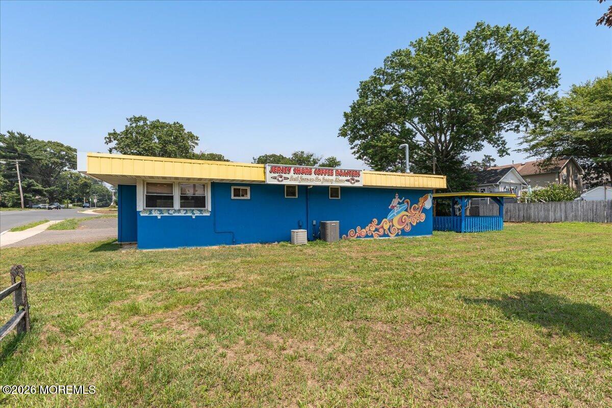 64 Thompson Avenue Leonardo NJ 07737