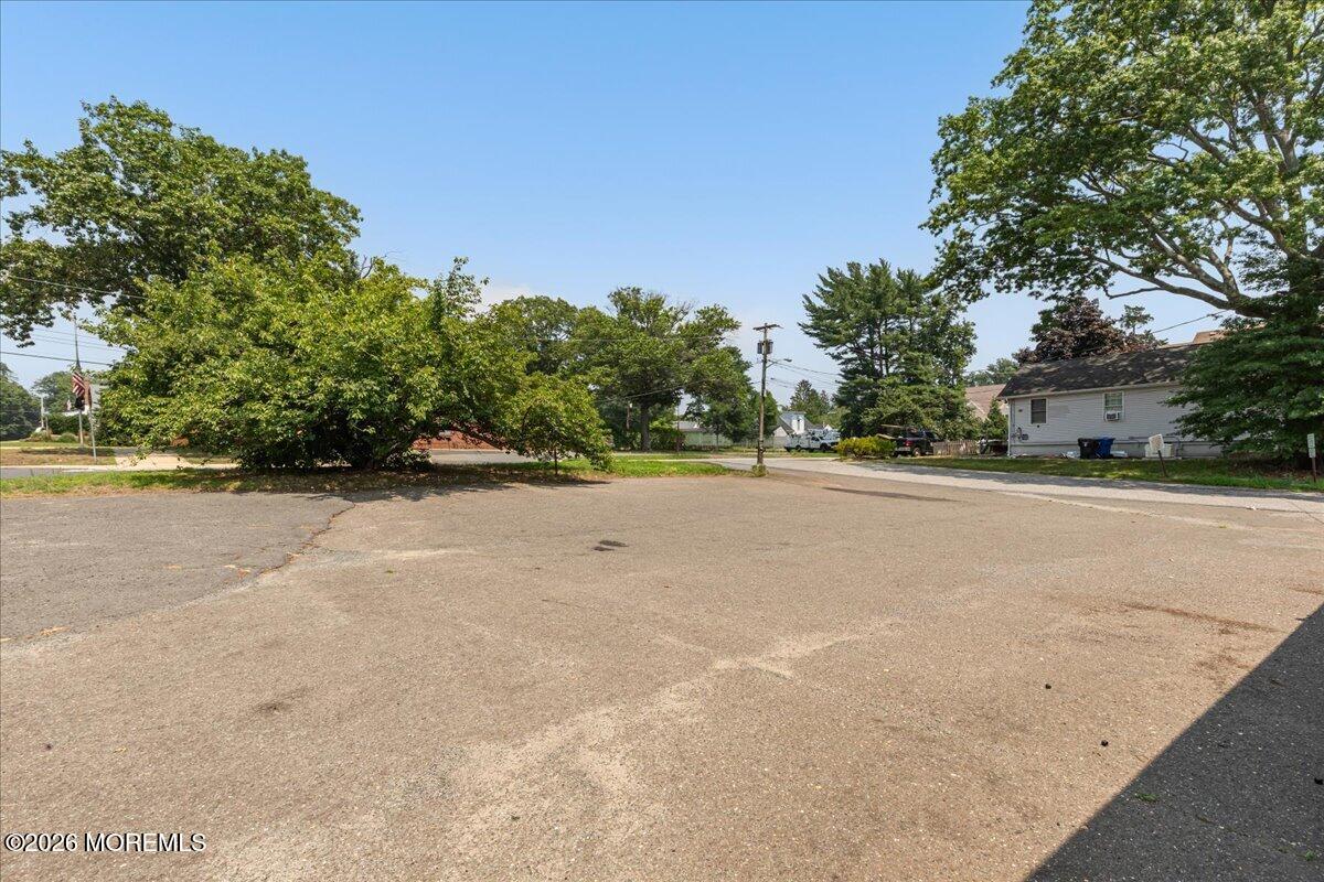 64 Thompson Avenue Leonardo NJ 07737