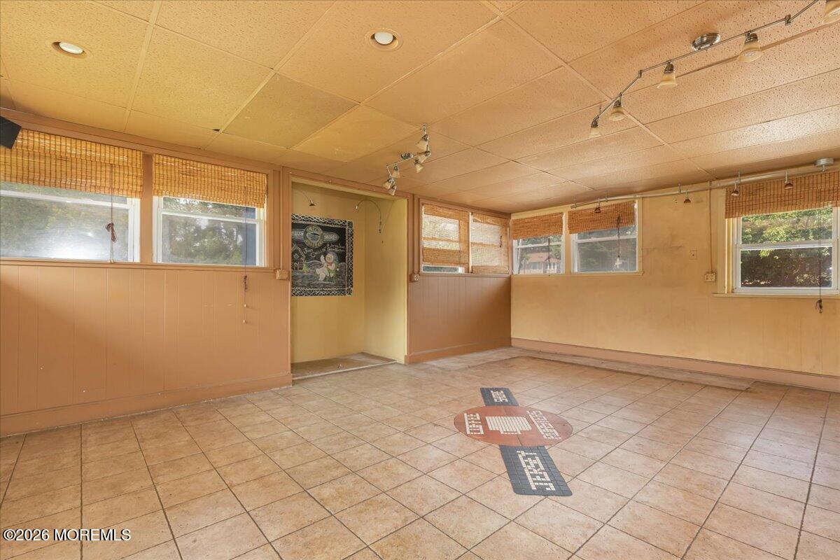 64 Thompson Avenue Leonardo NJ 07737