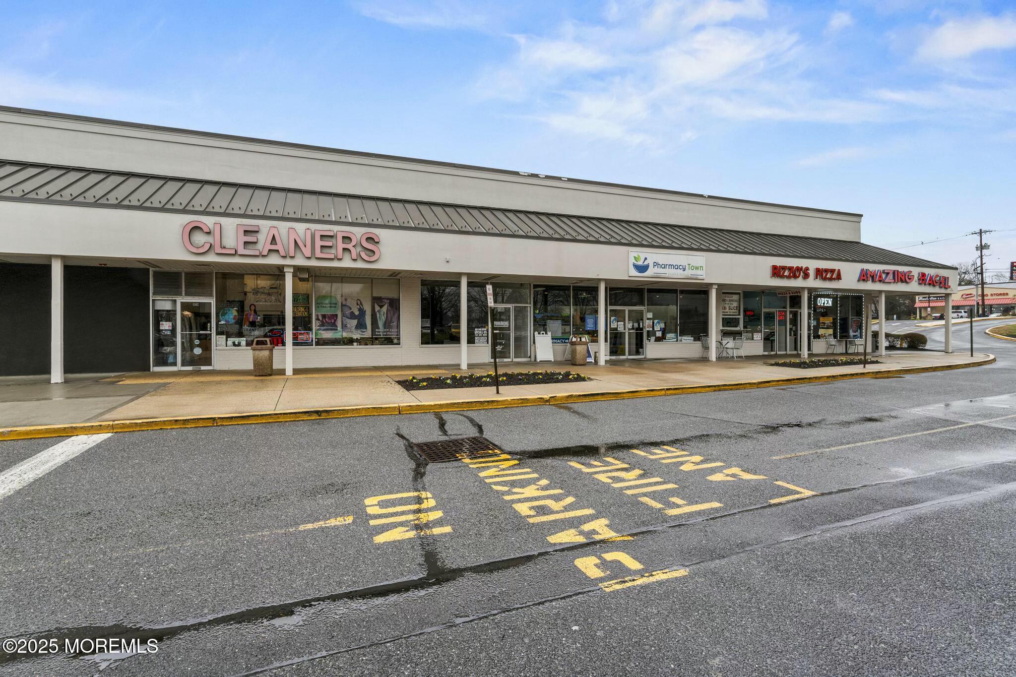 1582 S Nj-35 Plaza S Ocean Twp NJ 07712
